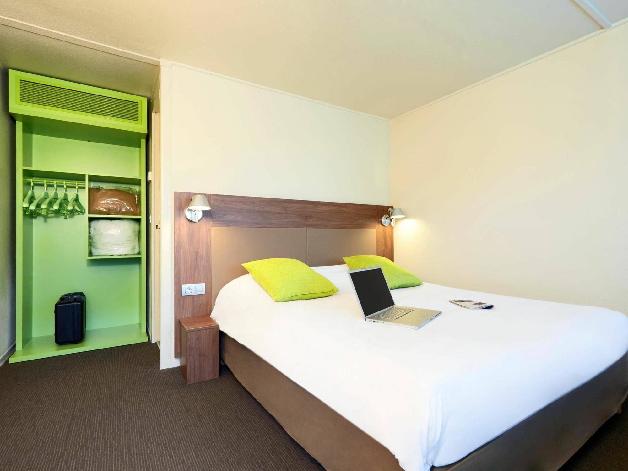 Campanile Nantes ~ Reze Aeroport Hotel Exterior photo
